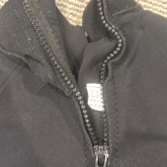 Wetsuit - Picture 3 of 3